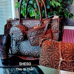 Steve Madden Tile Multi Pouch/bath and body works, green eyed snake necklace 😍